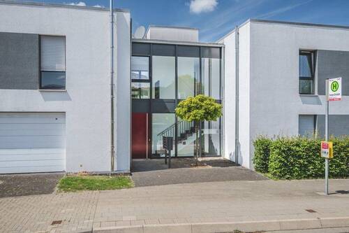 Hauseingang - Mehrfamilienhaus, Wohnhaus zum Kaufen in Roetgen