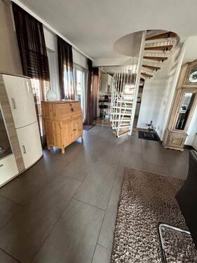 1. OG, Blick in Küche - 