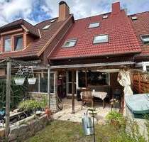 Solides Reihenmittelhaus mit ausgebautem Spitzboden und Keller in familienfreundlicher Lage - Rellingen