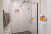 Dusche linke Wohnung - 