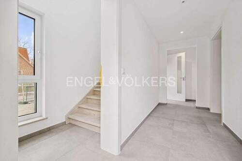 Hauseingang / Flur - 