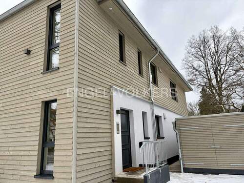 Eingang / Schuppen - 