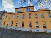 Hausansicht Balkonseite - 2 Zimmer Etagenwohnung zur Miete in Leipzig