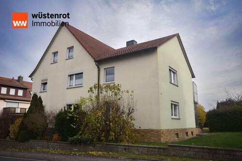 Aussenansicht - Wo Geschichte auf Wohngefühl trifft - besonderes Haus in Angersbach