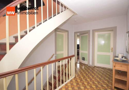 OG Diele - Einfamilienhaus mit 250,00 m&sup2; in Wartenberg / Angersbach zum Kaufen