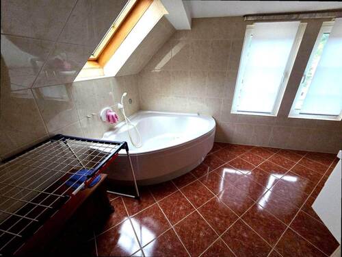Bad 2. OG Bestand - 6 Zimmer Einfamilienhaus in Pirna
