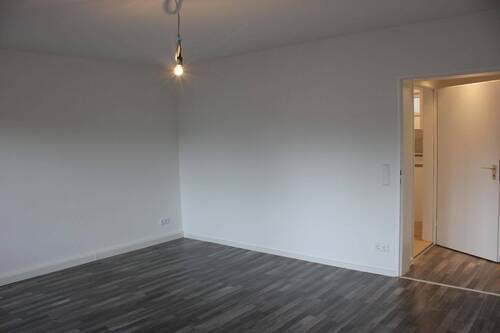 Wohnzimmer Richtung Flur - 