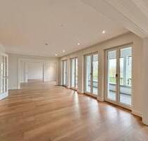 Cecilienallee: Elegante Luxuswohnung mit Rheinpanorama, Kaminzimmer & zwei TG-Stellplätze - Düsseldorf Golzheim