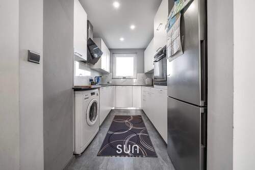 MODERNE KÜCHE - Etagenwohnung mit 72,00 m&sup2; in Schwalbach am Taunus zum Kaufen