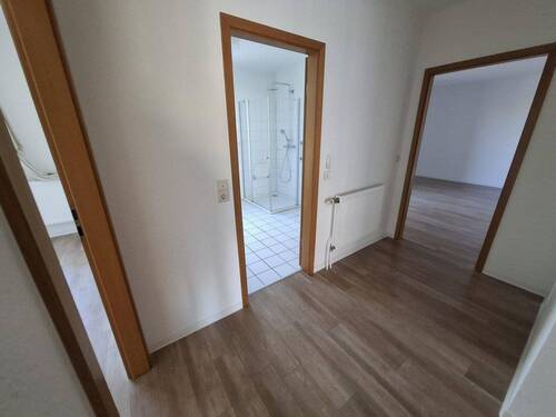 Diele mit Bad, SZ und Büro - 