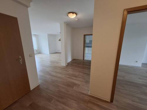 Diele m.Büro, WZ, Kü, Abstellr - 