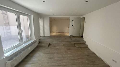 Bild 1 - Zentrale 2-Zimmer-Innenstadt-Wohnung mit Ausgang nach draußen (Patio) in Münster