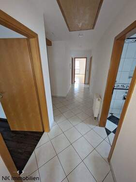 Flur - Etagenwohnung mit 88,30 m² in Zwickau zur Miete