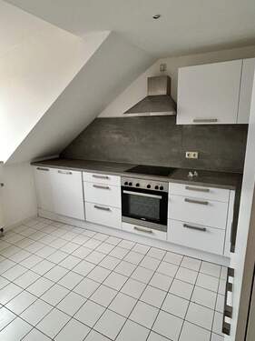Einbauküche - 2 Zimmer Etagenwohnung zur Miete in Chemnitz