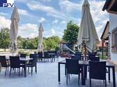 RES Terrasse im Sommer. - Hotel, Pension, Gasthof in Burgthann