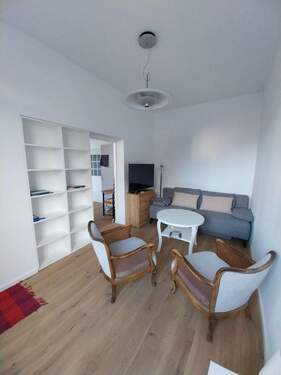 Wohnzimmer - Kernsanierte Zweizimmerwohnung in ruhiger Lage im Zentrum von Radolfzell zu verkaufen