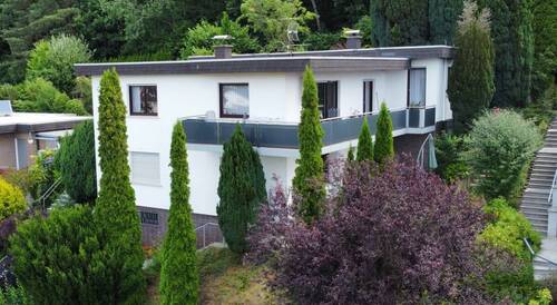 Hausansicht - 35444 Biebertal-Fellingshausen Wohnhaus mit Einliegerwohnung und außergewöhnlichem Fernblick