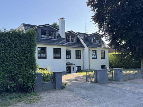 Zeitloses Reihenhaus mit Vorgarten - Schöne Wohnung mit Mittelreihenhauscharakter - Wohnen in bester Lage von Bramfeld