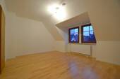 Großzügiges Schlafzimmer - Reihenmittelhaus mit 168,00 m² in Hamburg zum Kaufen
