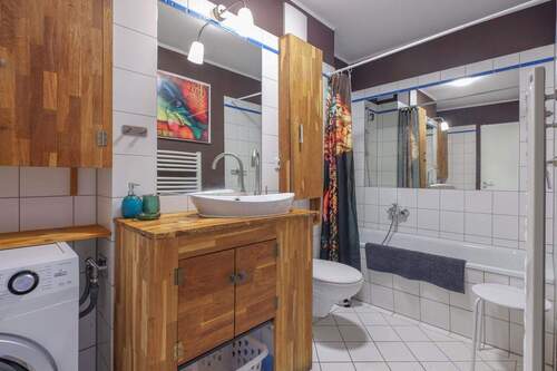 Badezimmer mit Badewanne - 