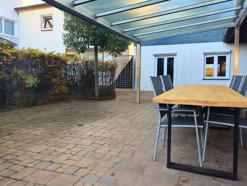 Überdacht, großzügig und zu jeder Jahreszeit nutzbar - 