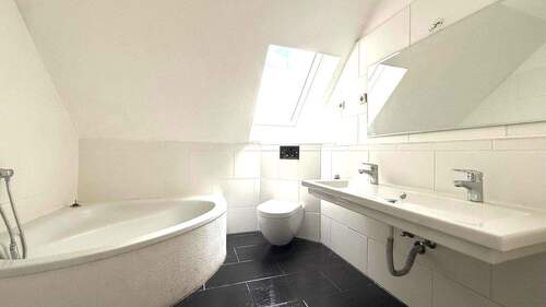 Haupthaus_Bad OG - 