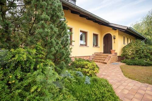 Hauseingang - Einfamilienhaus mit 166,00 m² in Britz / Kolonie Britz zum Kaufen