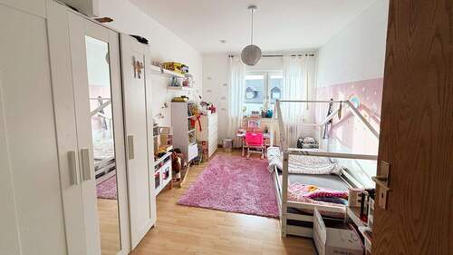 Kinderzimmer 1 - Etagenwohnung mit 108,00 m&sup2; in Neumarkt in der Oberpfalz / Rittershof zur Miete