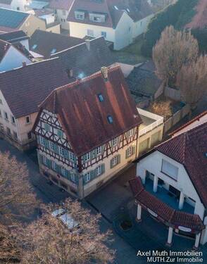 Drohnenansicht - 7 Zimmer Mehrfamilienhaus, Wohnhaus in Sulzfeld