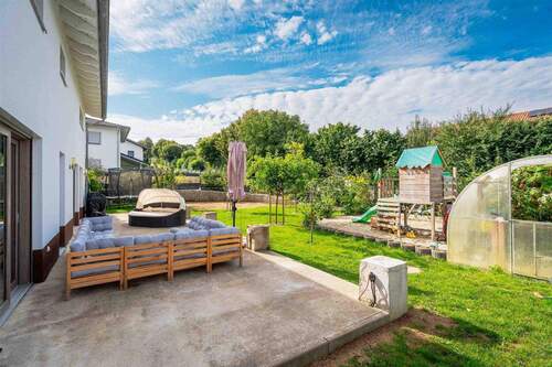 Süd-Terrasse mit Garten - 