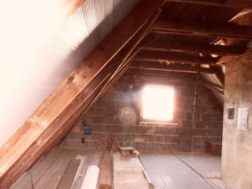 Dachgeschoss ausbaubar - 