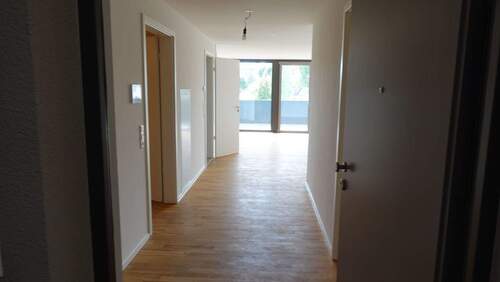 W04 Flur Eingang .JPG - 3 Zimmer Etagenwohnung in Rheinfelden (Baden)