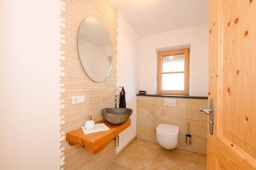 Gäste-WC mit Granitschale I EG - 
