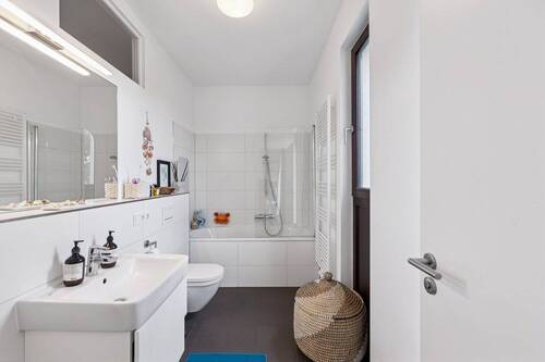 En suite Bad - 
