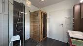 Badezimmer mit Sauna - 