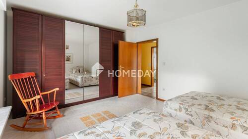 1. OG Schlafzimmer 1 2 - 
