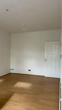 Wohnzimmer 01 - 2 Zimmer Etagenwohnung in Berlin