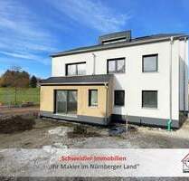 Neubaufeeling!! Traumhafte 4-Zi.-EG-Wohnung mit Terrasse u.v.m. in toller Lage von Lauf-Simonshofen