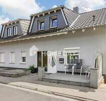 MFH mit drei Wohnungen und traumhafter Fernsicht, Balkonidylle und Kamin - Nidda