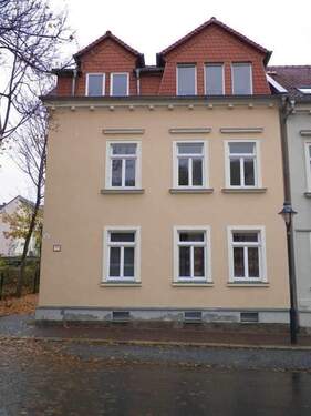 Hausansicht - Zauberhafte Dachgeschosswohnung in Schwanenteichnähe