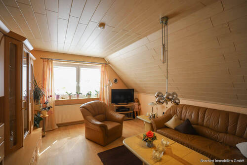 Wohnzimmer DG - 7 Zimmer Mehrfamilienhaus, Wohnhaus in Ellerau