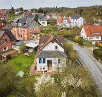 Stadtnahes Zweifamilienhaus auf traumhaftem Grundstück in Coburg