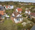 Luftansicht schräg - 5 Zimmer Mehrfamilienhaus, Wohnhaus zum Kaufen in Coburg