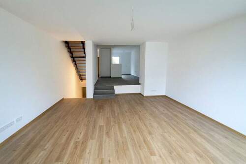 Wohnzimmer Erdgeschoss - Erstbezug nach Sanierung: Gepflegtes Reihenhaus mit 4 Zimmern in Bensheim