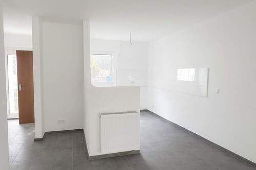 Küche und Flur mit Garderobe - 4 Zimmer Reihenmittelhaus zur Miete in Bensheim