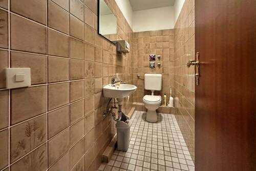 Besucher WC Herren EG - 