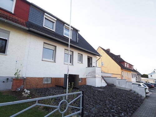 Seitenansicht - 4 Zimmer Doppelhaushälfte in Oberhaid