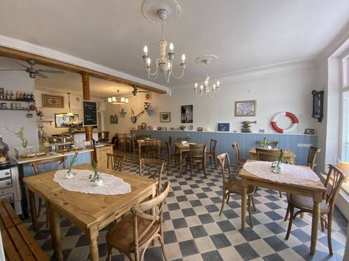 Gewerbeeinheit 1 (bisher Café) - 