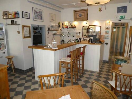 Gewerbeeinheit 1 (bisher Café) - 