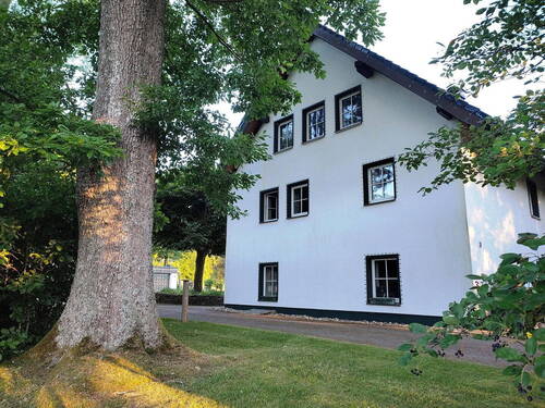 Landhaus mit Auffahrt - 7 Zimmer Einfamilienhaus zum Kaufen in Herscheid